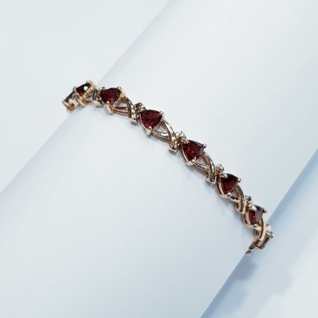 bracelet en or jaune 14 carats avec grenat total 6.40 ct