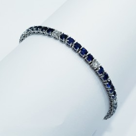 Bracelet TENNIS en or blanc 18 kt 9,05 ct au total avec saphirs et diamants naturels