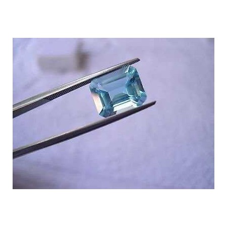 Topaze bleue coupe octogonale 0,75 carats 6x4 mm