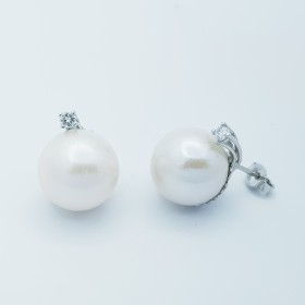 ORECCHINI PERLE AUSTRALIANA 14 mm in ORO BIANCO 18 kt con Diamanti 0.15 Totale