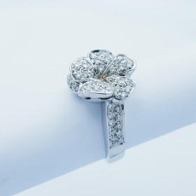 Anello in Oro 18kt con Diamanti Certificati - Modello (Flower)