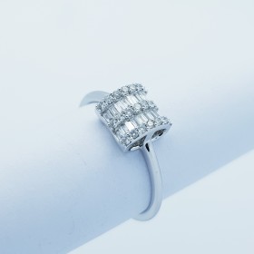 bague en Or 18 carats avec Diamants Certifiés-Modèle (Coussin)