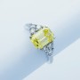 18kt Gold Ring with Certified Diamonds - Model (flash)