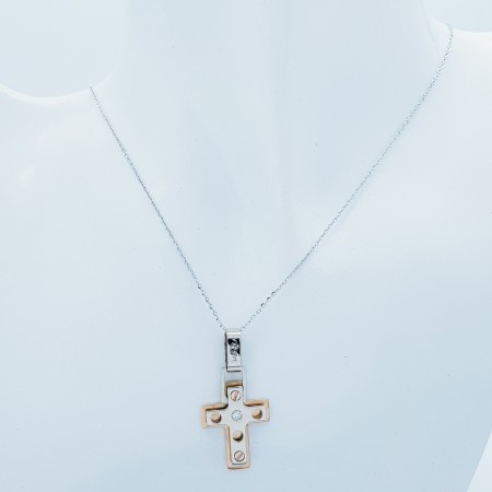 CROSS PENDANT IN 18 KT GOLD WITH DIAMOND