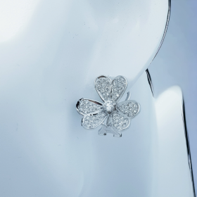 18kt white gold earrings with diamonds 0.75 ct total-model (Daisy)