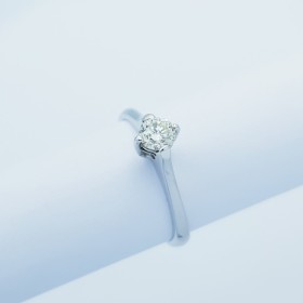 Bague Solitaire avec Certificat Diamant 0.30 ct-Modèle (Fabia)