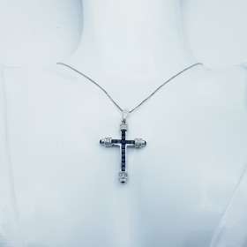 PENDANT CROIX EN OR BLANC 18 KT avec DIAMANTS CERTIFIÉS et SAPPHIRE - Modèle (Marine)