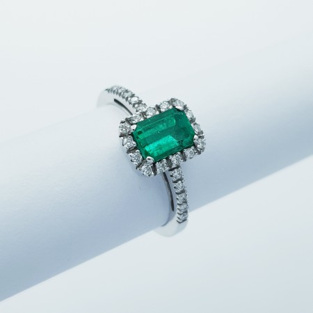 Anello in Oro 18kt con Smeraldo e Diamanti Certificati - Modello (Borg)