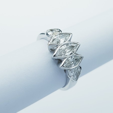 18kt Gold Ring with Certified Diamonds - Model (Tribo)