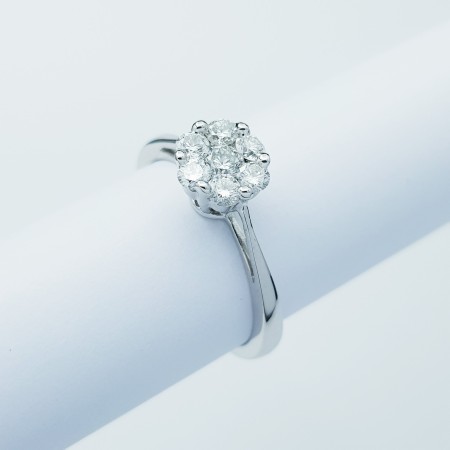 BAGUE EN OR BLANC 18kt avec DIAMANTS 0.52 ct Total - Modèle (MAGIC)