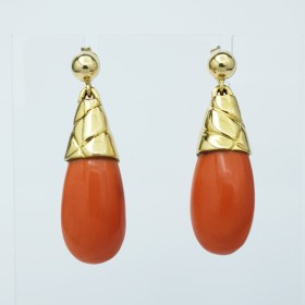 18 kt Yellow Gold and Coral Earrings