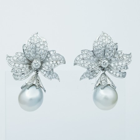 18 kt GOLD EARRINGS with DIAMONDS and PEARLS - Model (Leaf)