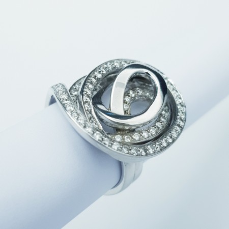 18 kt Gold Ring with Certified Diamonds 0.74 ct Total - Modelo (Mat)