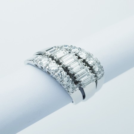 18 kt Gold Ring with Certified Diamonds 3.25 ct Total - Modelo (Queen)