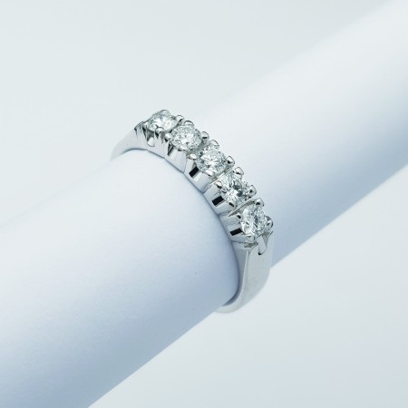 18kt Gold Veretta Ring with 5 Total 0.50ct Certified Diamonds - Model (Flip)