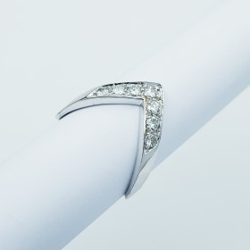 18kt Gold Ring with Certified Diamonds 0.72 ct Total - Model (Arrow)