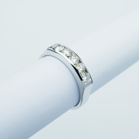 VERETTA RING with 5 DIAMONDS Total Carats 0.60 G VS