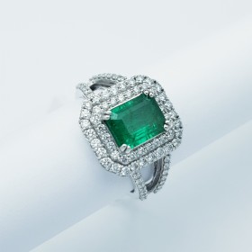 Anello in Oro 18kt con Smeraldo e Diamanti Certificati - Modello (Berlino)