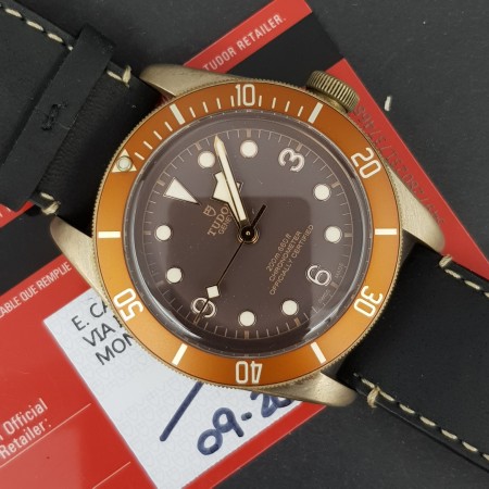 Tudor Black Bay Bronze Heritage Black Bay 79250BM 43mm Avec carte Bon état Bronze CL89OttAtt