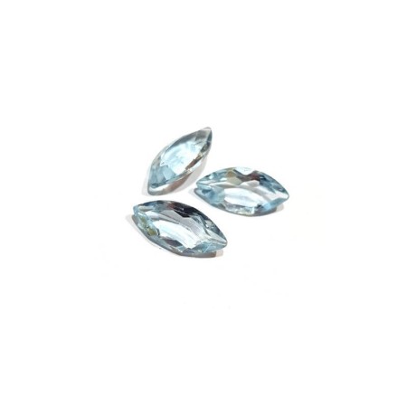 Topaze bleue NAVETTE 1,89 carats 11,92 X 6,09 mm