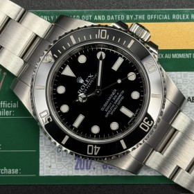 Rolex Submariner (No Date) 114060 40mm With Card Mint Condition Stahl Steel 10MAGBlu