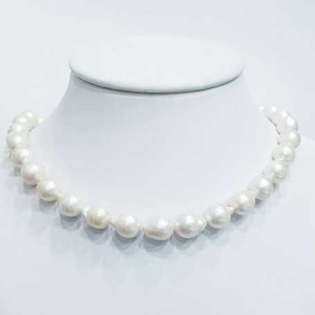 Collier fil perles baroques Blanc mesure de 10 à 11 mm longueur 40 cm